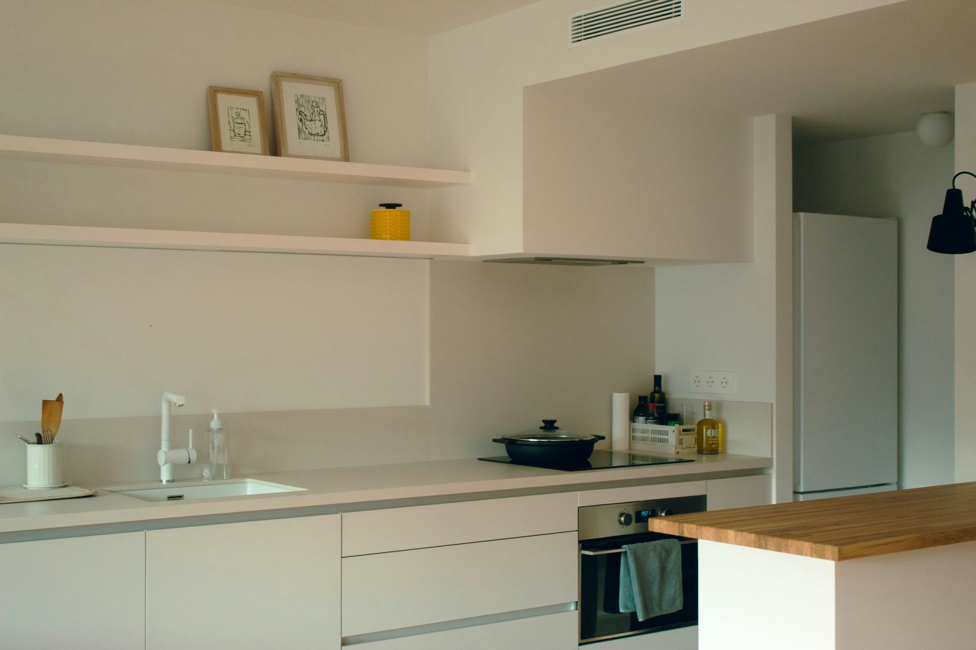 Gepflegte Küche dank professioneller Haushaltshilfe und Reinigungsservice.